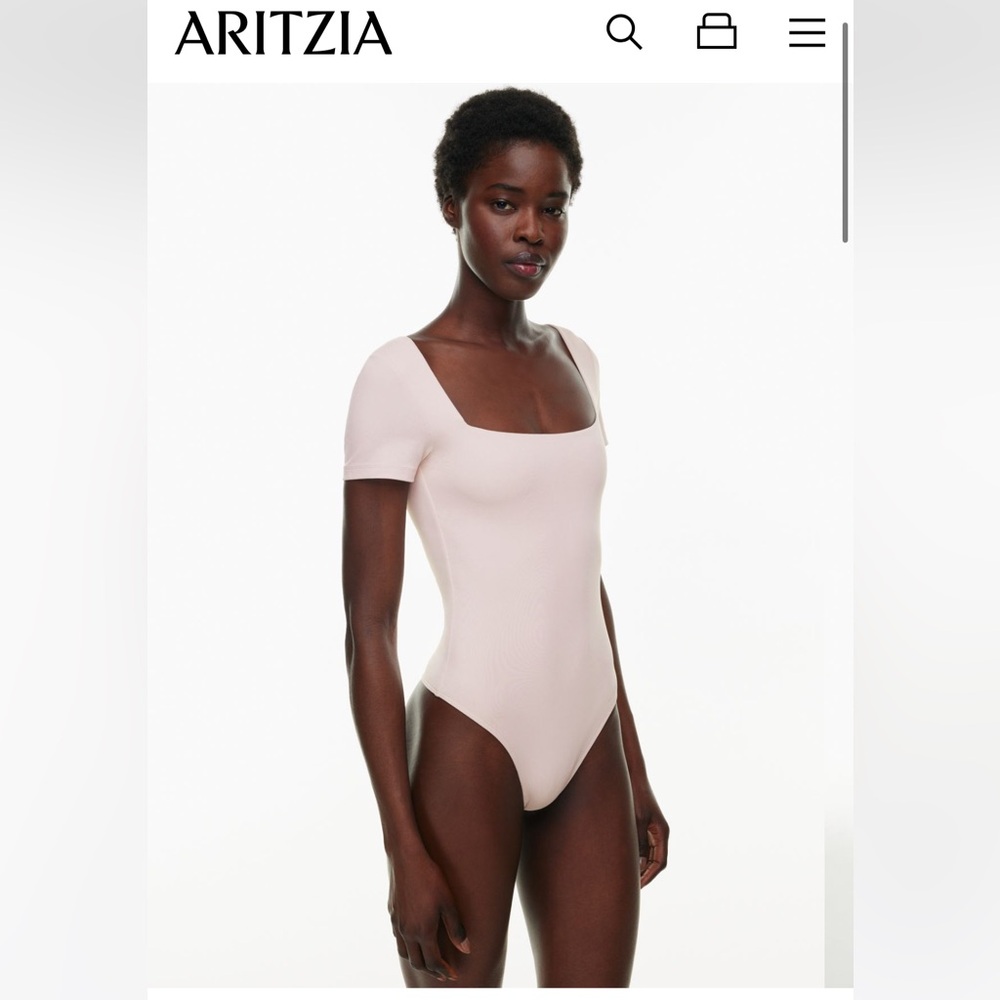 CONTOUR SQUARENECK SHORTSLEEVE BODYSUIT
Color: HALO PINK
Size: M